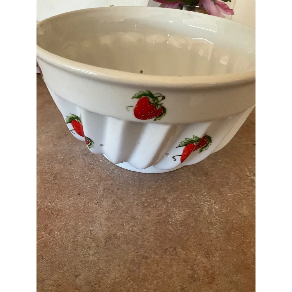 Unbranded charming ceramic